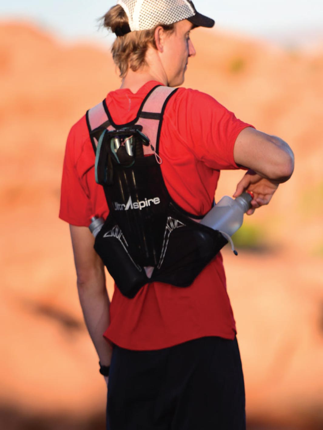 UltrAspire Momentum V2 - Black - 6L